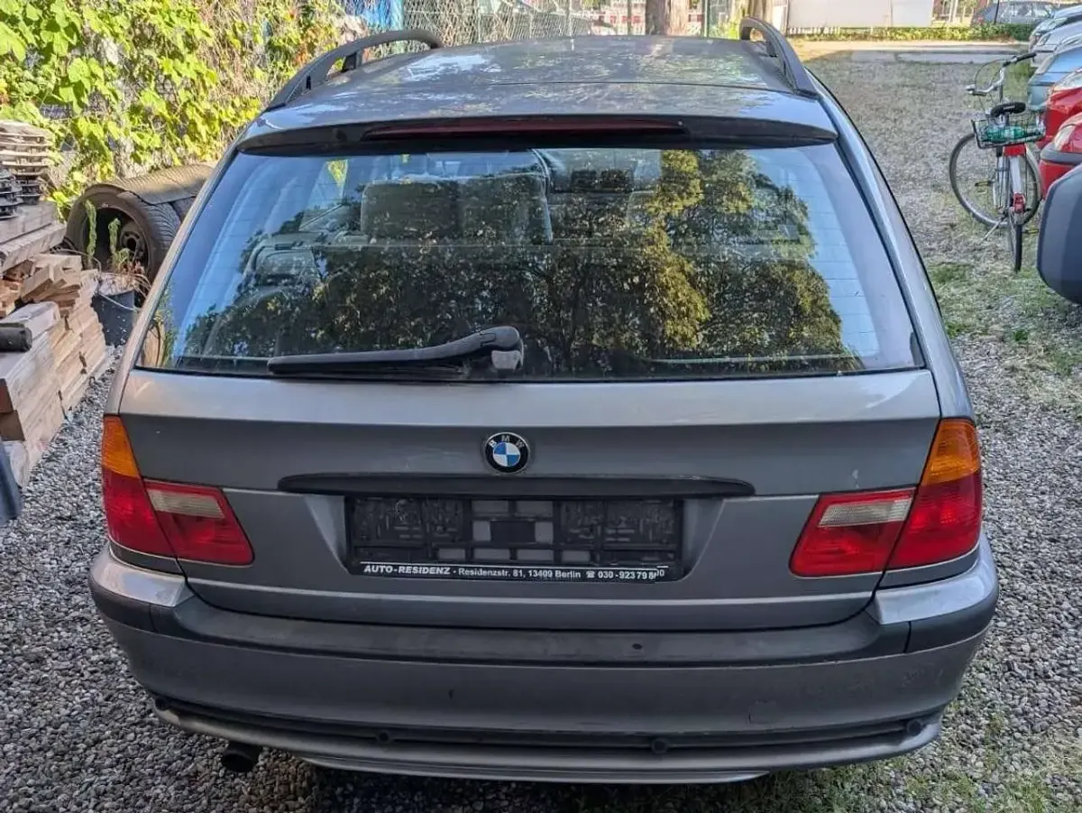 Gebraucht BMW 318 143 PS (105 kW) 2005 Grau Kombi
