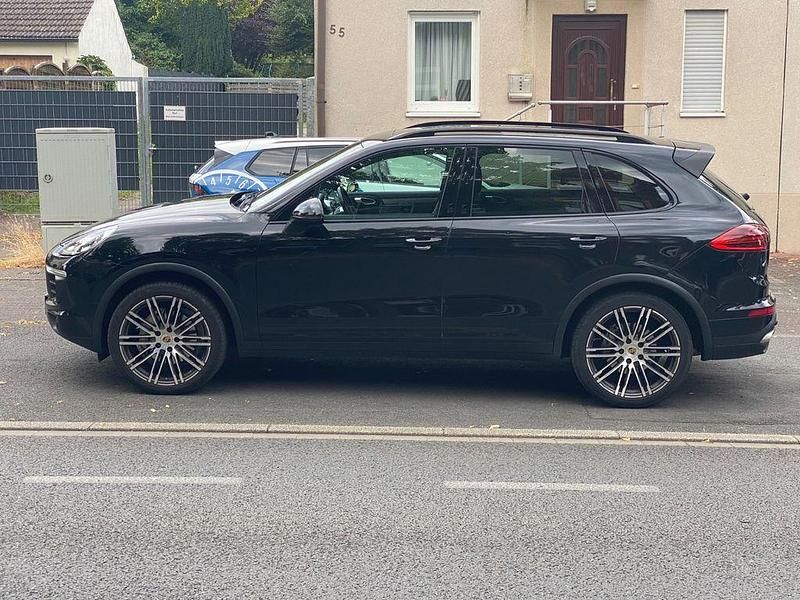 Schwarz Gebraucht 2015 Porsche Cayenne SUV | 25.699 € (Guter Preis) - Bild 1/4