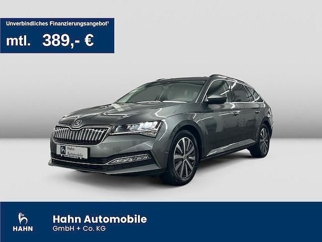 Graphitegrau metallic Gebraucht 2022 Skoda Superb Ambition Kombi | 28.430 € (Fairer Preis) - Bild 1/3