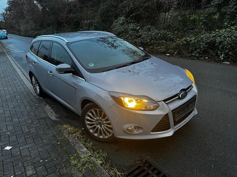Usata Ford Focus 140 CV (102 kW) 2011 Blu Station wagon