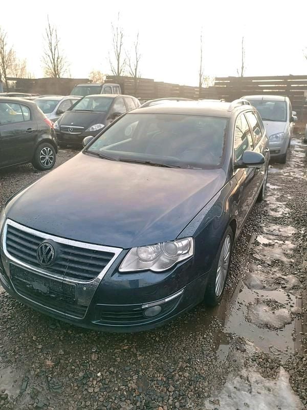 Blau Gebraucht 2006 VW Passat Kombi | 999 € (Superpreis) - Bild 1/4