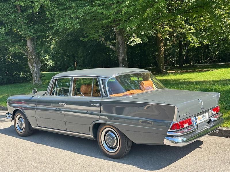 Gebraucht 1962 Mercedes 220 Limousine | 24.800 € - Bild 1/4
