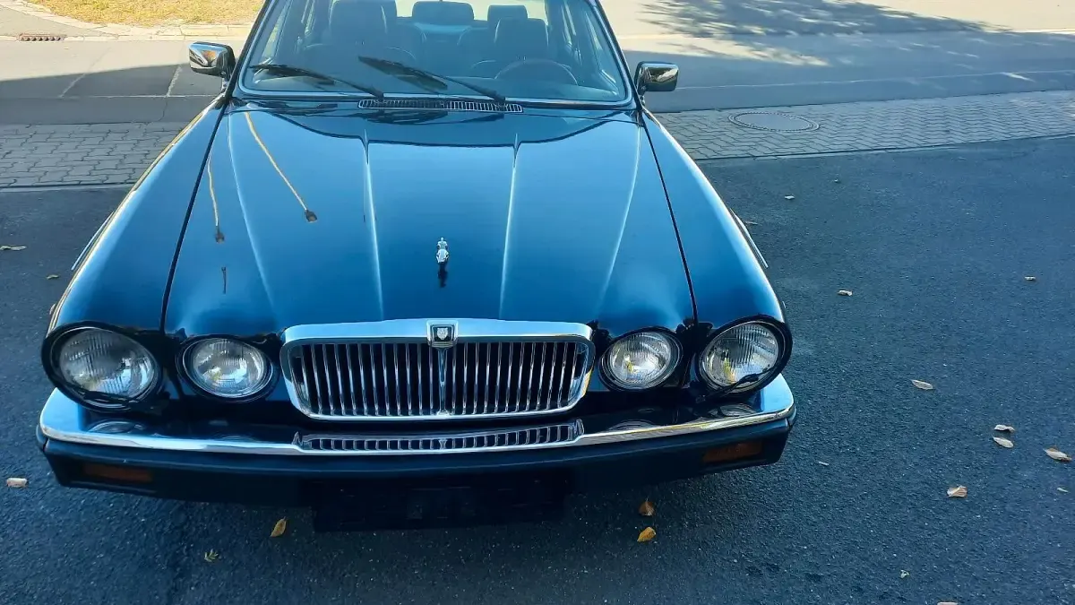 Gebraucht Jaguar XJ12 265 PS (194 kW) 1992 Blau Limousine