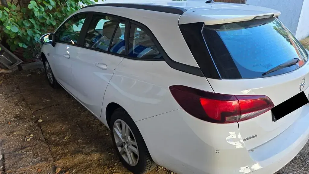Gebraucht Opel Astra Edition 95 PS (69 kW) 2017 Weiß Kombi