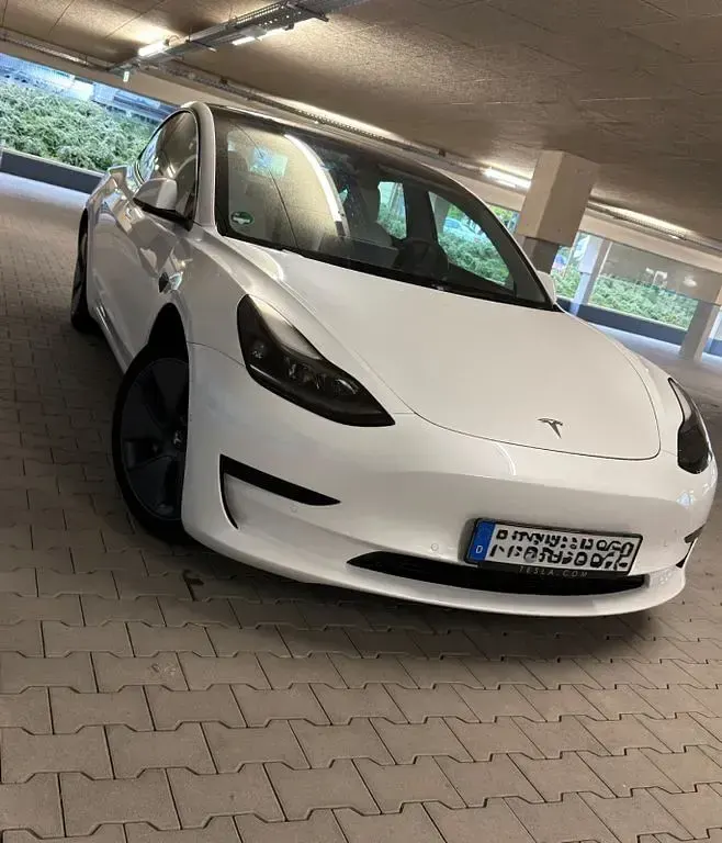 Gebraucht Tesla Model 3 Standard Range Plus 239 kW (325 PS) 2021 Weiß Limousine