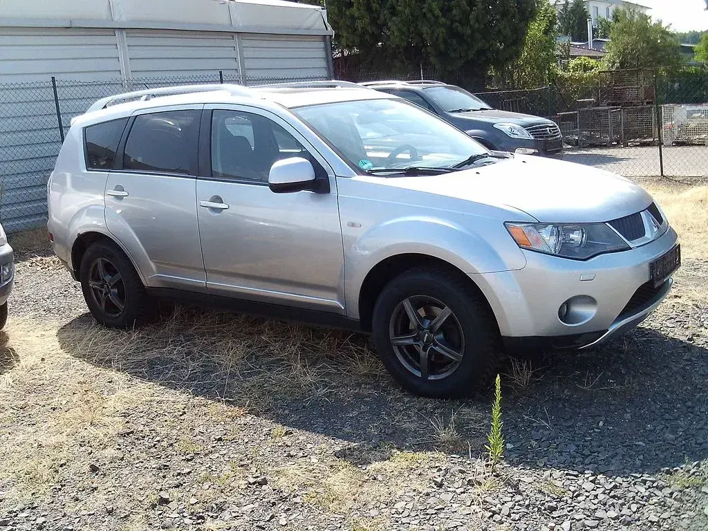 Gebraucht Mitsubishi Outlander Instyle 170 PS (125 kW) 2008 Silber SUV