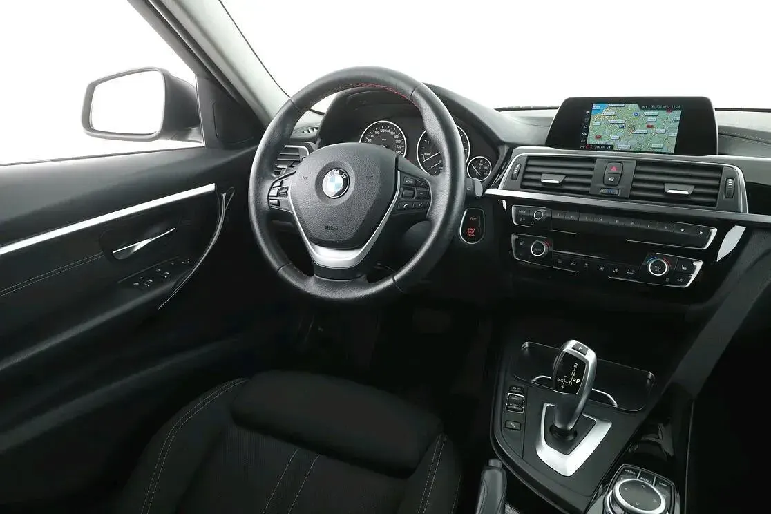 Gebraucht BMW 318 Sport Line 150 PS (110 kW) 2018 Grau Kombi