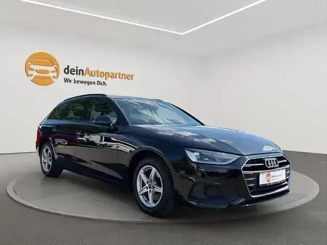 Gebraucht Audi A4 Business 204 PS (150 kW) 2022 Brillantschwarz Kombi
