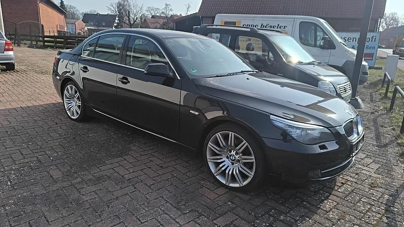 Gebraucht BMW 525 197 PS (144 kW) 2009 Schwarz Limousine