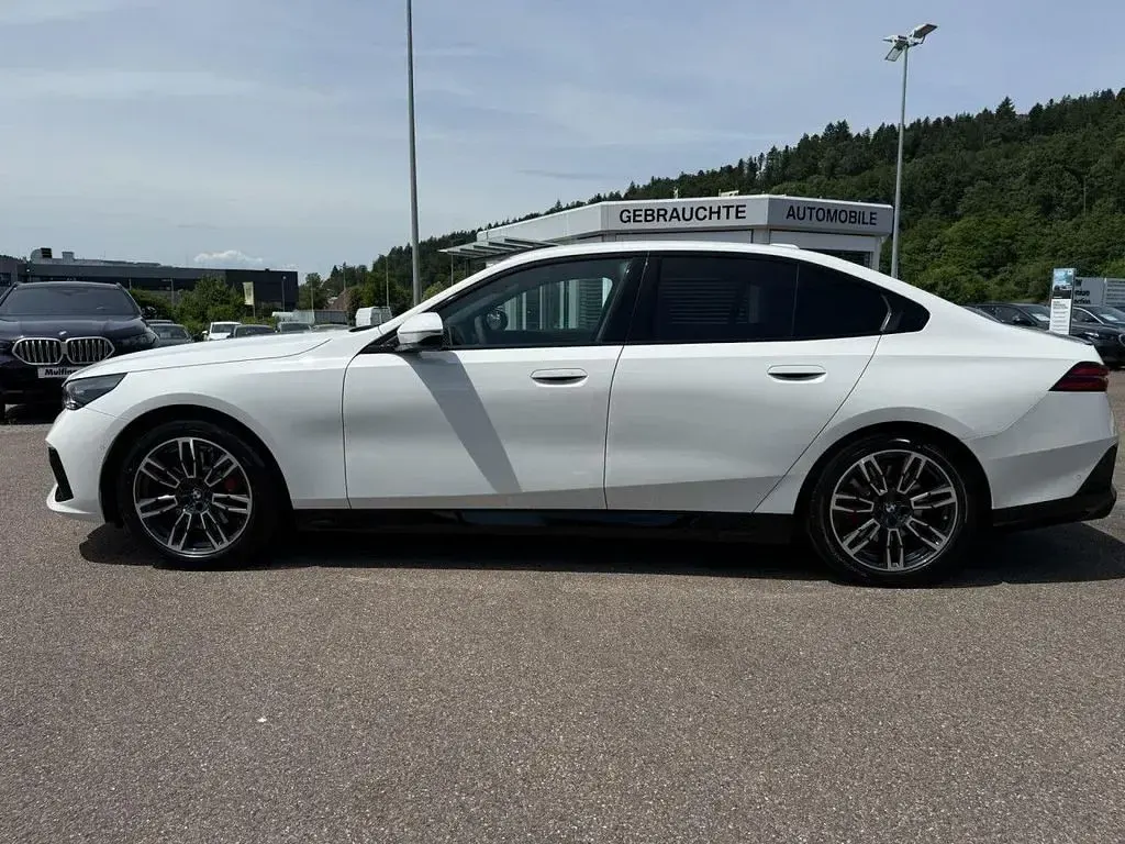 Neu BMW 520 Performance 197 PS (144 kW) 2026 Weiß Limousine