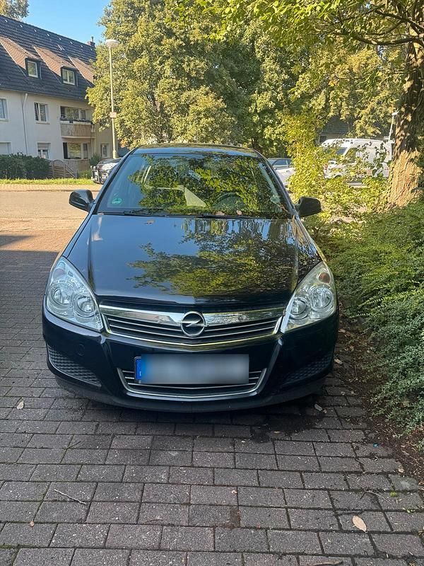 Schwarz Gebraucht 2009 Opel Astra Kleinwagen | 800 € (Superpreis) - Bild 1/4