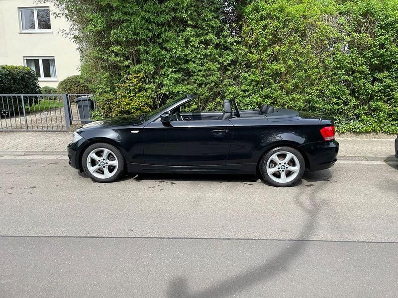Gebraucht BMW 118 143 PS (105 kW) 2014 Schwarz Kleinwagen