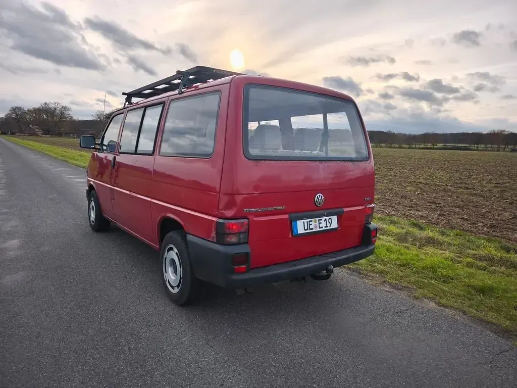 Second-hand VW Caravelle 88 CP (64 kW) 1999 Roșu Van