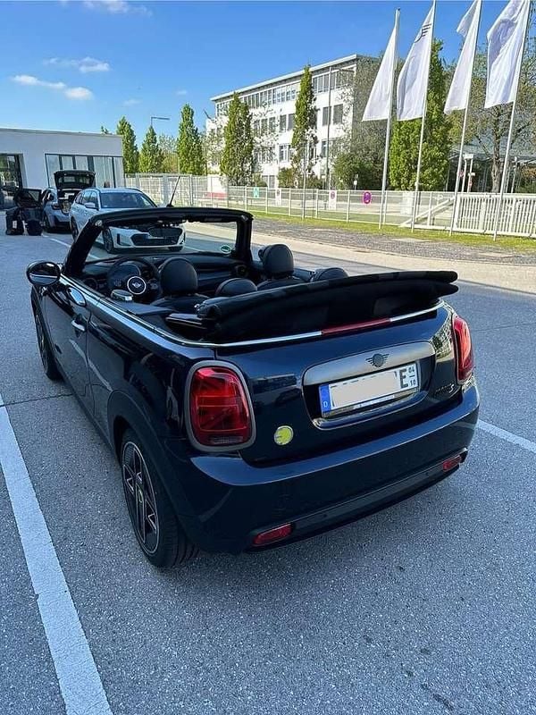 Gebraucht Mini Cooper SE Cabriolet 135 kW (184 PS) 2023 Schwarz Cabrio