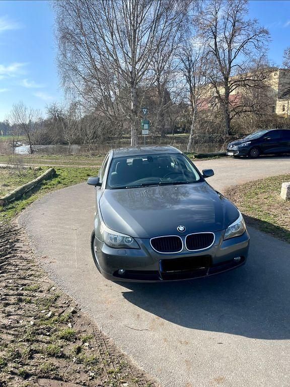 Gebraucht BMW 520 170 PS (125 kW) 2004 Grau Limousine