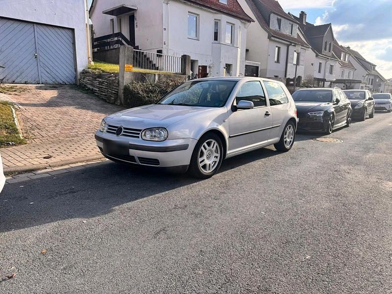 Gebraucht VW Golf IV 75 PS (55 kW) 2000 Silber Kleinwagen
