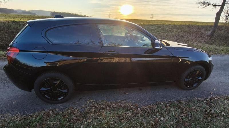 Gebraucht BMW 114 102 PS (75 kW) 2013 Schwarz Kleinwagen