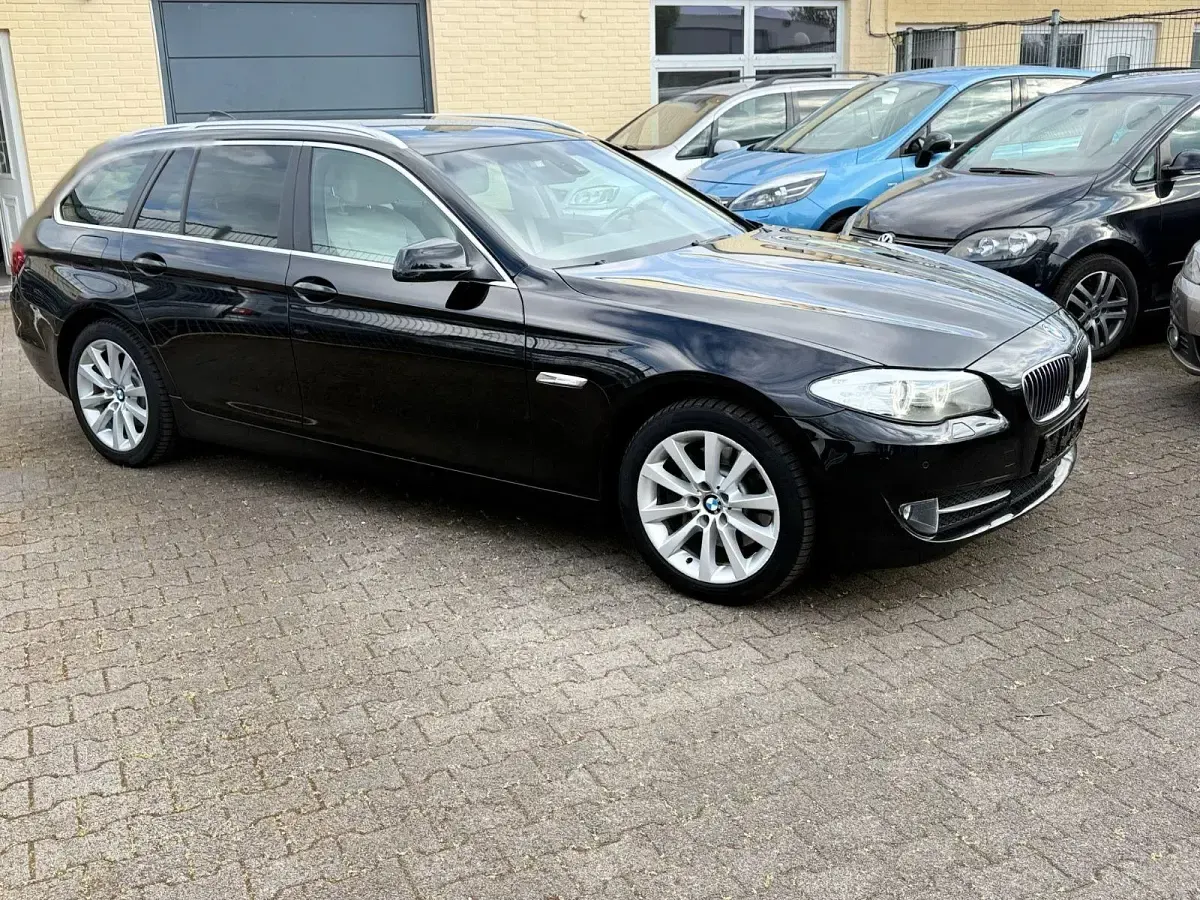 Gebraucht BMW 525 218 PS (160 kW) 2011 Schwarz Limousine