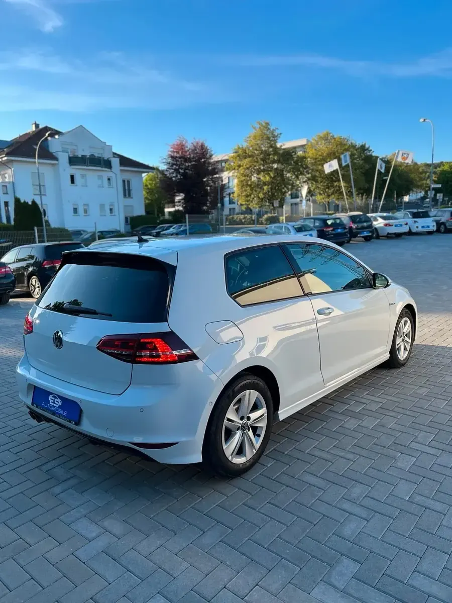Gebraucht VW Golf Cup 125 PS (91 kW) 2014 Weiß Coupé