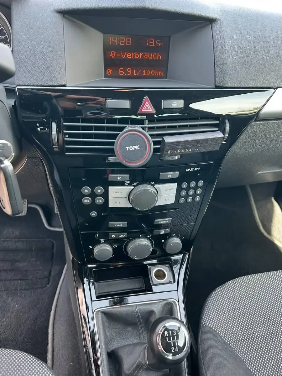 Gebraucht Opel Astra GTC 116 PS (85 kW) 2010 Grau Coupé