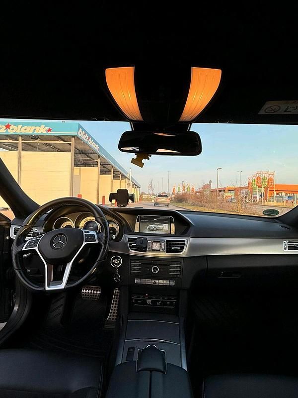 Gebraucht Mercedes E220 AMG line 170 PS (125 kW) 2014 Grau Limousine