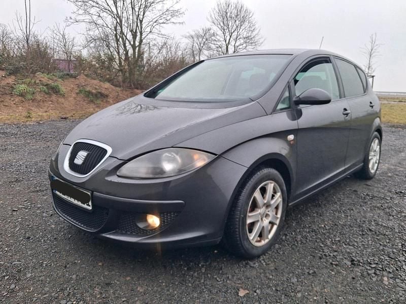 Andere farben Gebraucht 2005 Seat Altea Van / Kleinbus | 1.999 € (Fairer Preis) - Bild 1/4