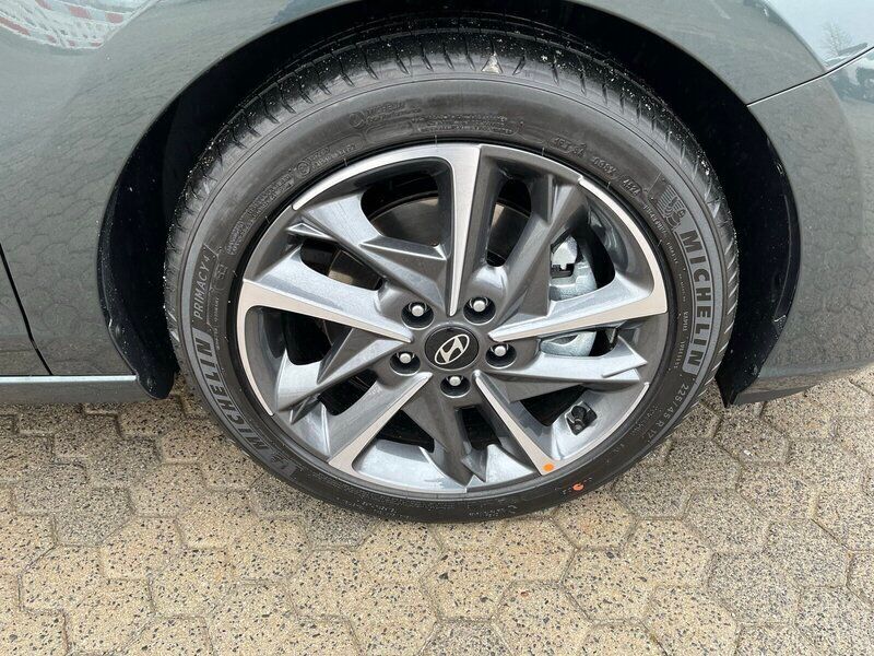 Gebraucht Hyundai i30 Advantage 140 PS (102 kW) 2022 Andere farbe Kleinwagen