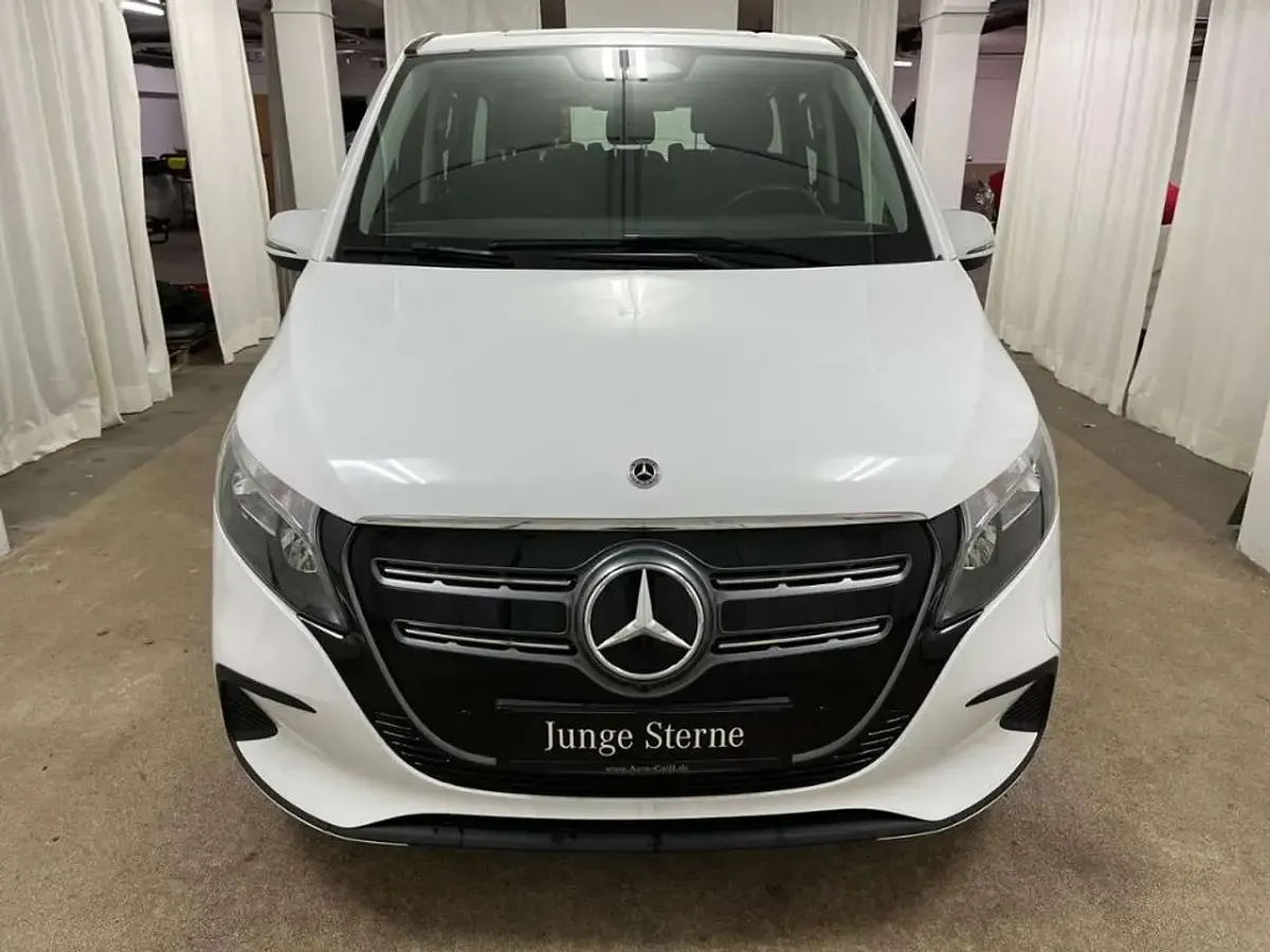 Gebraucht Mercedes EQV250 Long 150 kW (204 PS) 2024 Arktikweiss Van / Kleinbus