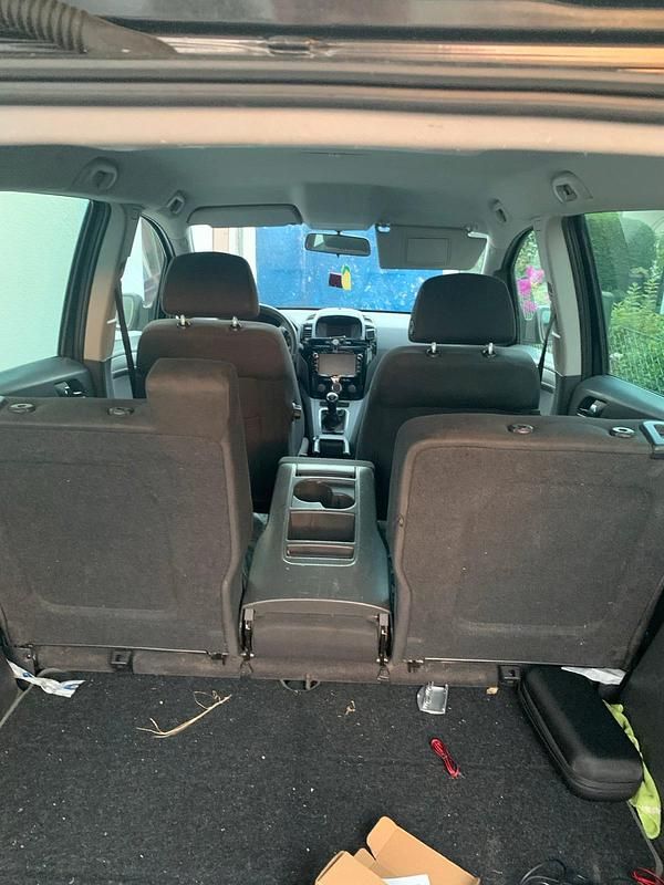 Gebraucht Opel Zafira 102 PS (75 kW) 2011 Schwarz Van / Kleinbus