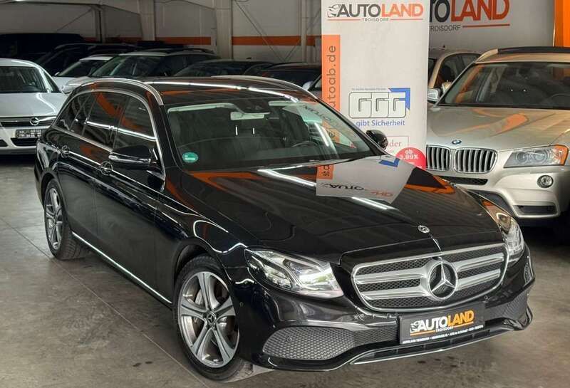 Gebraucht Mercedes E400 333 PS (244 kW) 2017 Obsidianschwarz  metalliclack Kombi