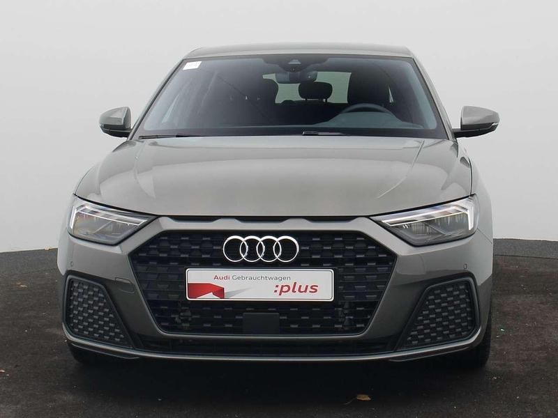 Gebraucht Audi A1 116 PS (85 kW) 2025 Chronosgrau metallic Limousine