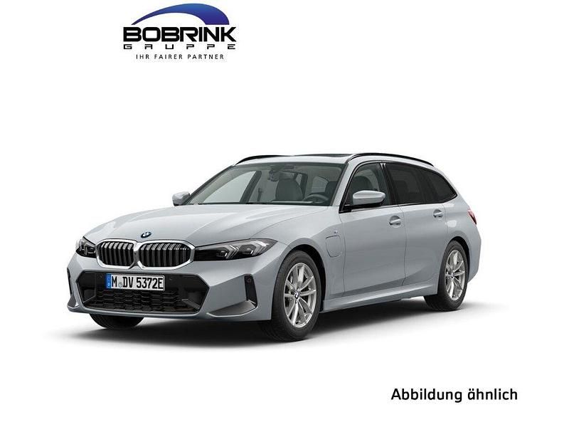 Grau Neu 2025 BMW 330e M Sport Kombi | 72.960 € - Bild 1/4