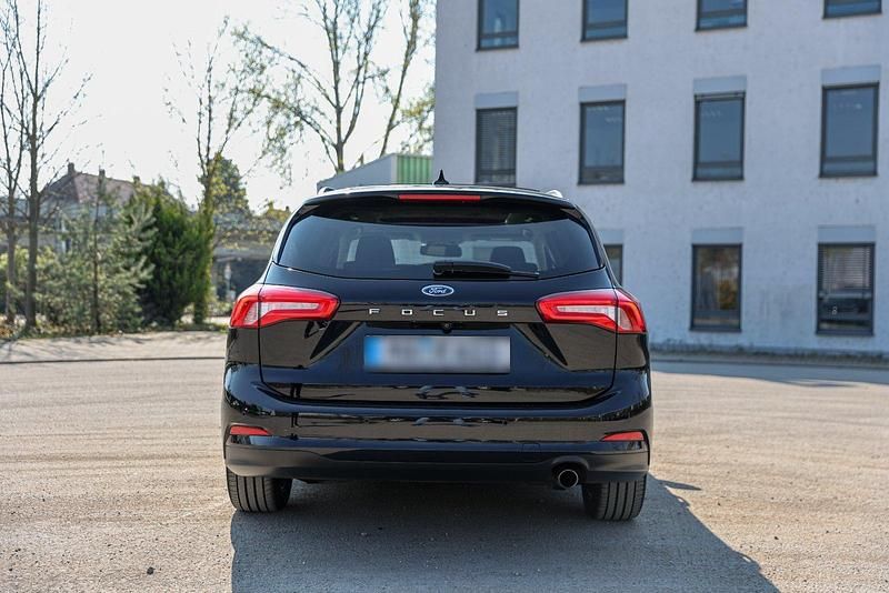 Gebraucht Ford Focus 120 PS (88 kW) 2021 Schwarz Kombi