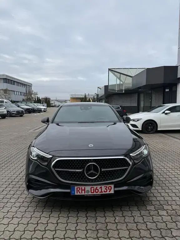 Gebraucht Mercedes 220 AMG Line Premium Plus 197 PS (144 kW) 2025 Grau Limousine