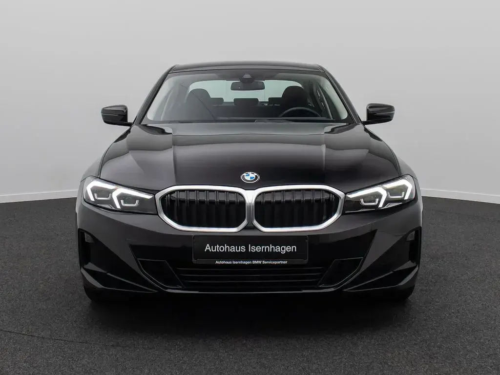 Gebraucht BMW 318 Sport Line 156 PS (114 kW) 2024 Schwarz Limousine