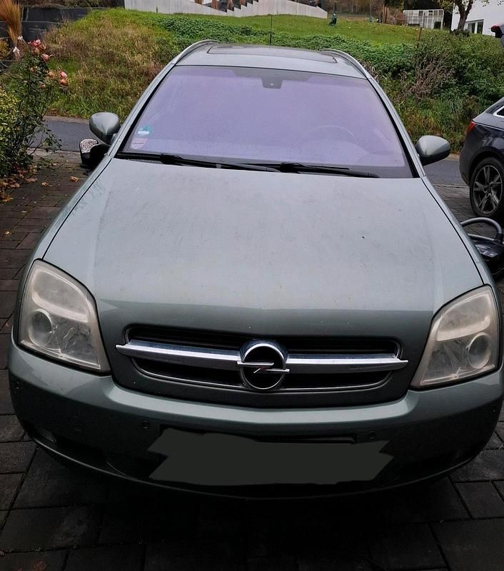 Grün Gebraucht 2004 Opel Vectra Kombi | 800 € (Superpreis) - Bild 1/4