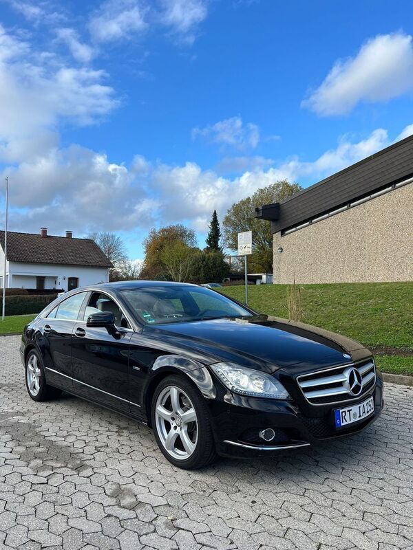 Schwarz Gebraucht 2011 Mercedes CLS350 Coupé | 21.500 € (Fairer Preis) - Bild 1/4