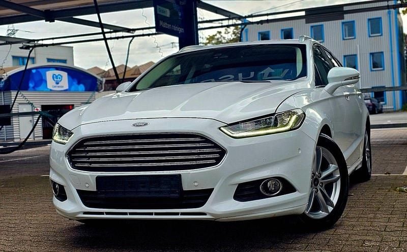 Weiß Gebraucht 2016 Ford Mondeo Titanium Kombi | 8.990 € (Superpreis) - Bild 1/4