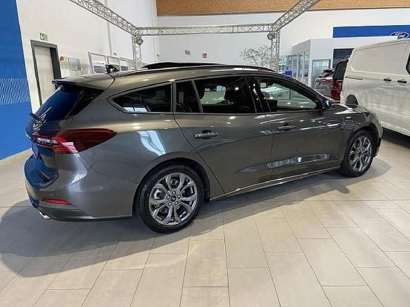 Gebraucht Ford Focus ST-Line 155 PS (114 kW) 2024 Grau Limousine