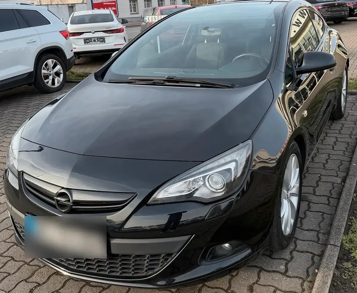Second-hand Opel Astra Basis 165 CP (121 kW) 2015 Negru Hatchback