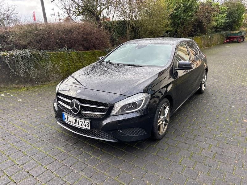 Gebraucht Mercedes A200 136 PS (100 kW) 2013 Schwarz Limousine