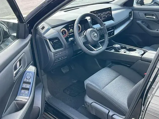 Neu Nissan X-Trail 360º 163 PS (119 kW) 2026 Diamond black perleffekt diamond black perleffekt SUV