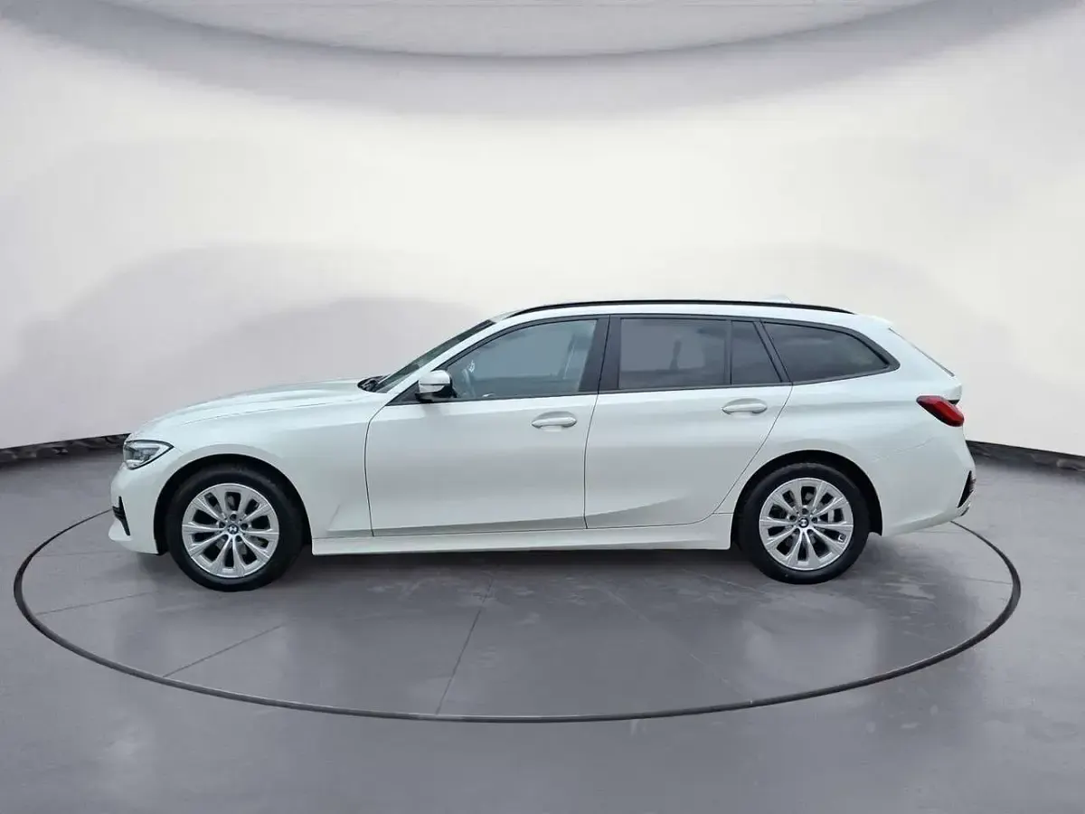 Gebraucht BMW 320 Advantage 190 PS (139 kW) 2021 Weiß Kombi