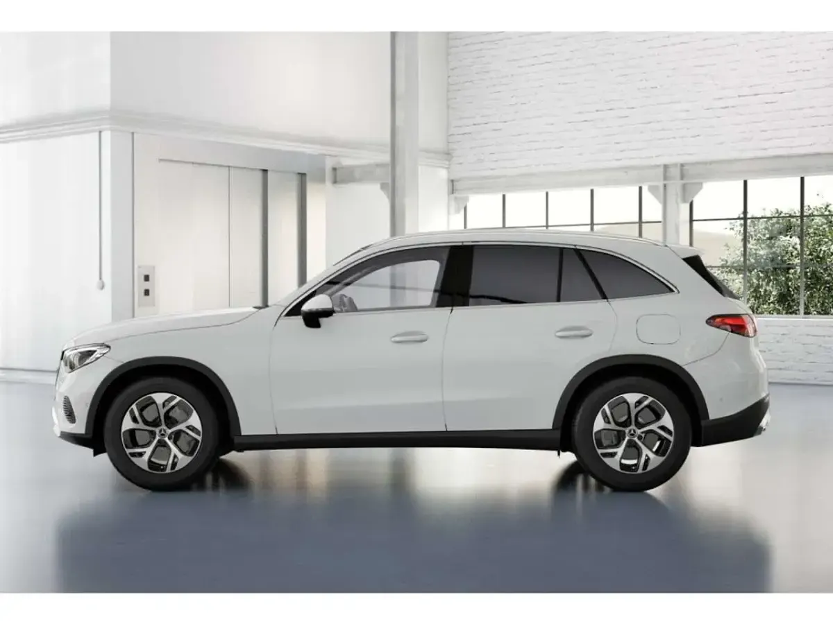 Gebraucht Mercedes GLC300 Avantgarde 204 PS (150 kW) 2026 Weiß SUV
