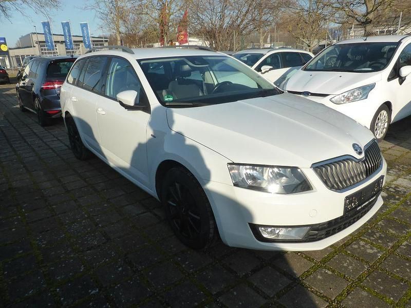 Gebraucht Skoda Octavia Joy 110 PS (80 kW) 2016 Weiß Kombi