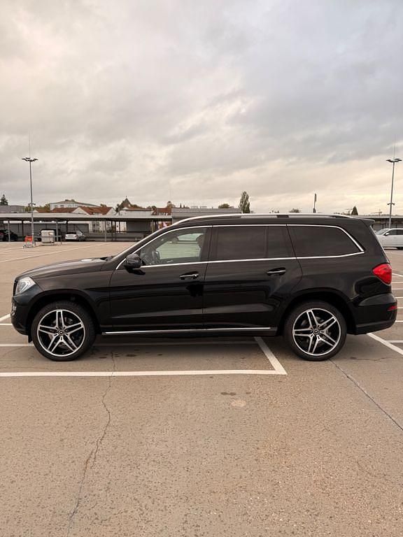 Schwarz Gebraucht 2013 Mercedes GL350 SUV | 22.950 € (Teuer) - Bild 1/4