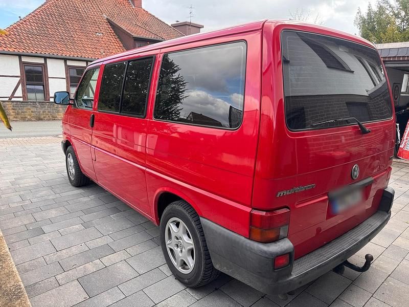 Gebraucht VW Multivan 102 PS (75 kW) 2001 Rot Van
