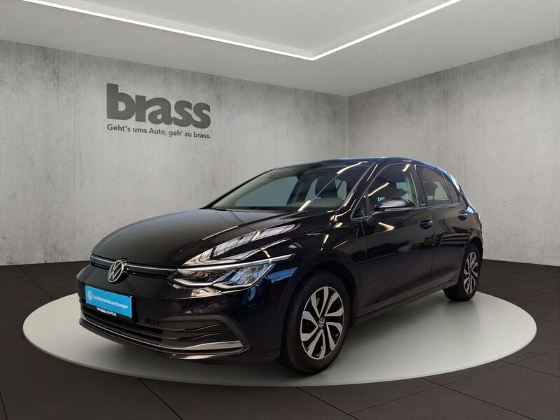 Gebraucht VW Golf VIII Active 116 PS (85 kW) 2022 Deep black perleffekt Limousine