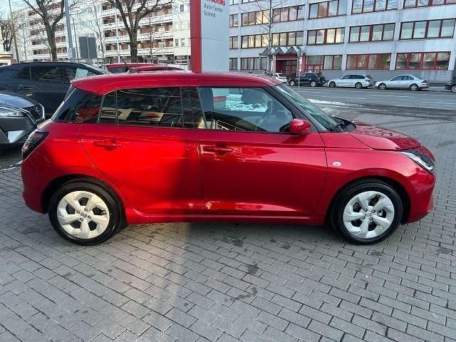 Neu Suzuki Swift Comfort 83 PS (61 kW) 2026 Rot Kleinwagen