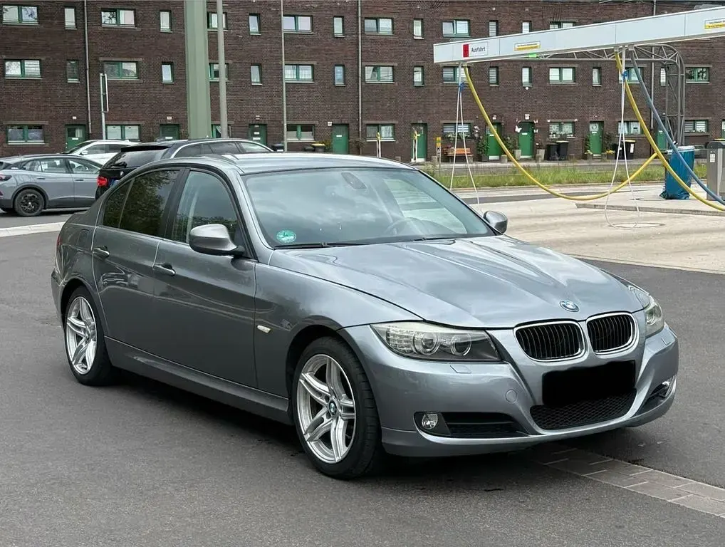 Second-hand BMW 320 170 CP (125 kW) 2009 Gri Berlinǎ